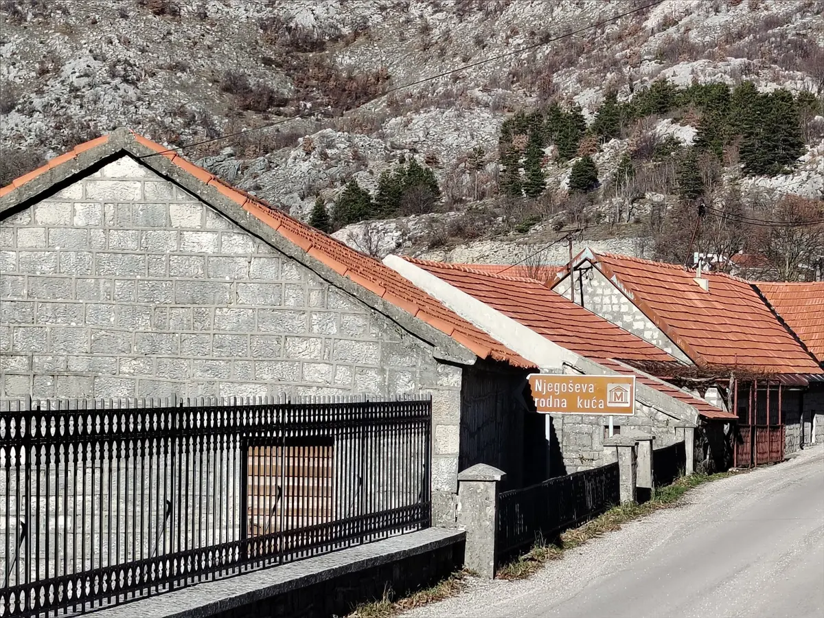 selo Njeguši